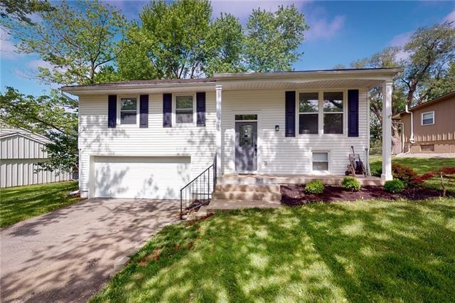 9918 Countryside Rd, Lenexa, KS 66215 - photo 1