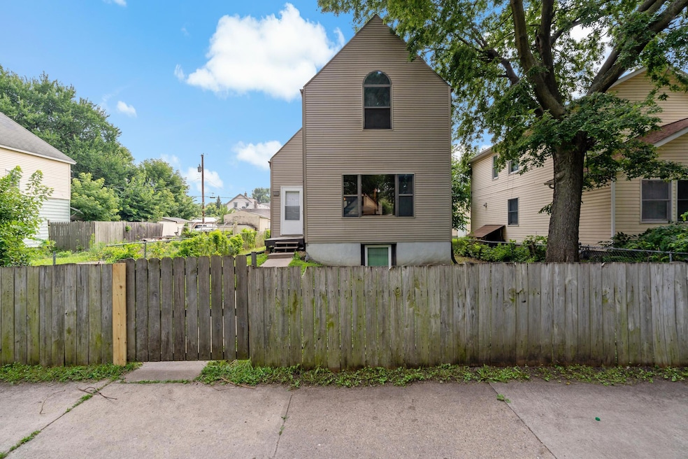 110 Winnipeg Ave, Saint Paul, MN 55117 - photo 1