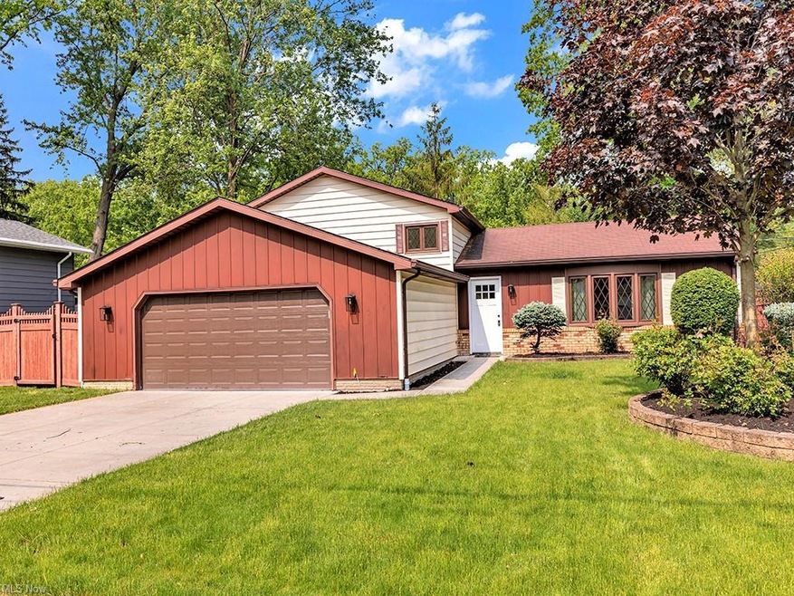 824 Maplewood Ave, Sheffield Lake, OH 44054 - photo 1