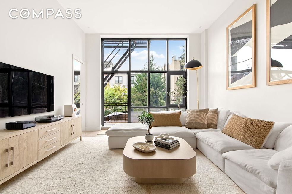 Pending $2,400,000 • Co-Listing Agent