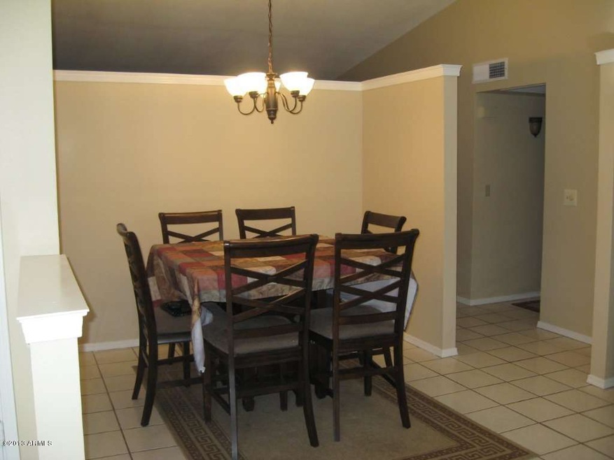 Eat-in kitchen/dining area
