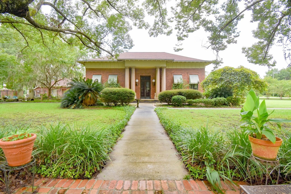 1407 W Main St, Perry, FL 32347 - photo 1