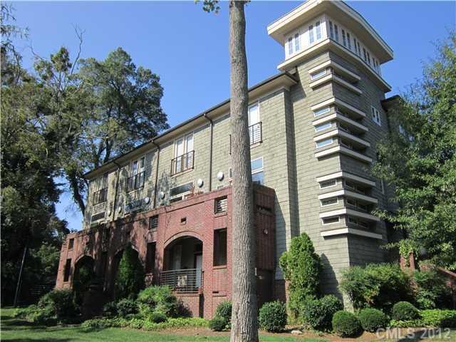 Exterior Front - Contemporary Private Complex nest