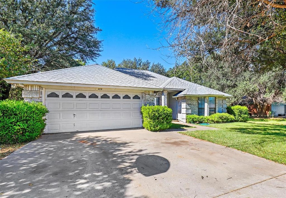 428 Grant Cir, Fort Worth, TX 76108 - photo 1