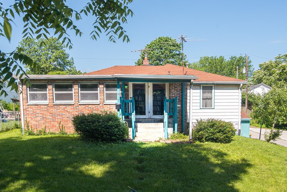 Welcome to 917 N. Fairview!