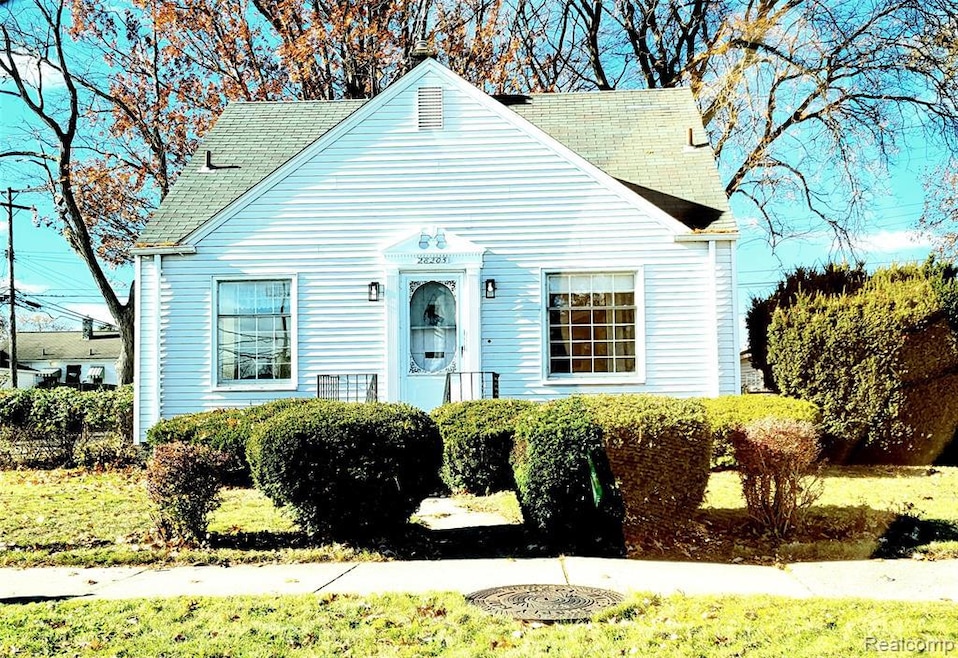 28205 Kaufman St, Roseville, MI 48066 - photo 1