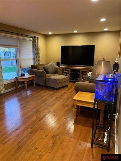 1104 S Payne St, New Ulm, MN 56073 - photo 1