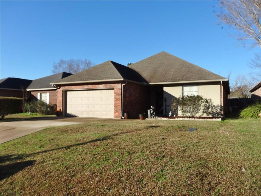 130 Lakeland Dr, Pineville, LA 71360 - photo 1