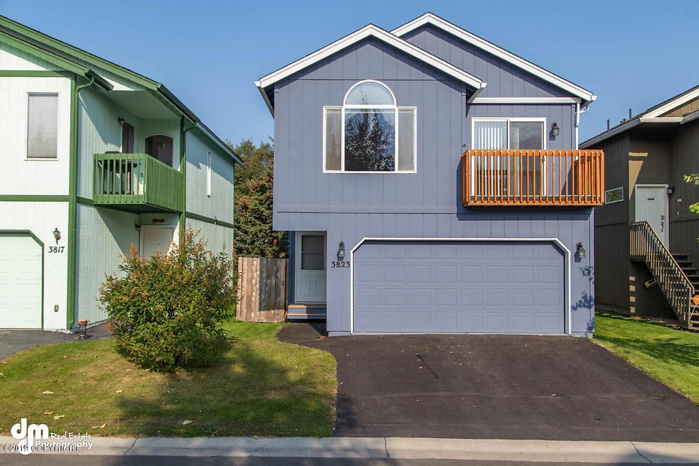 Exterior Front_8287-SMALL