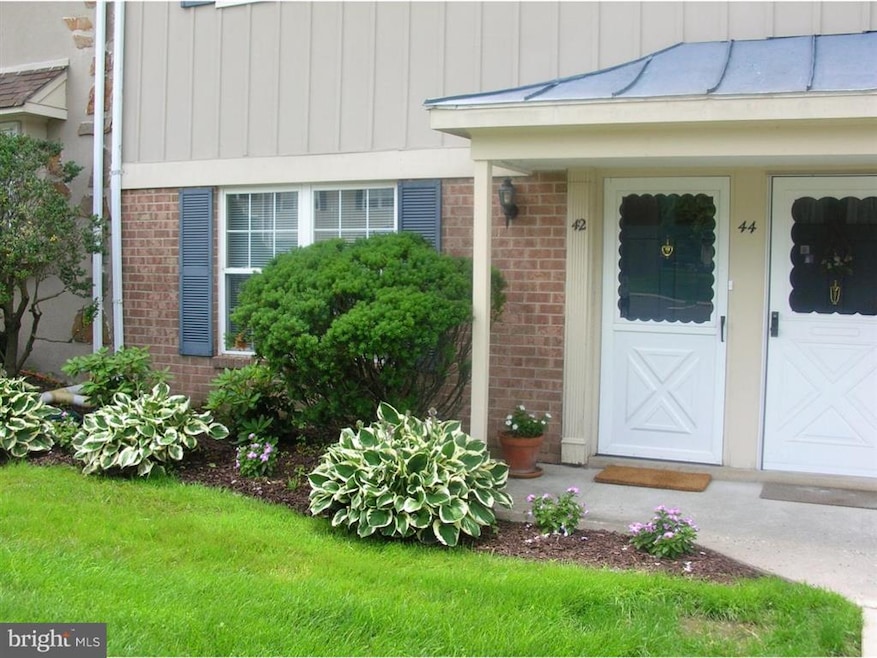 42 Belfast Dr, North Wales, PA 19454 - photo 1