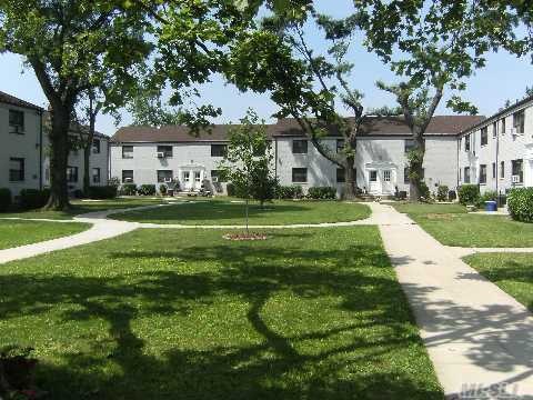 6920 138th St unit A, Flushing, NY 11367 - photo 1