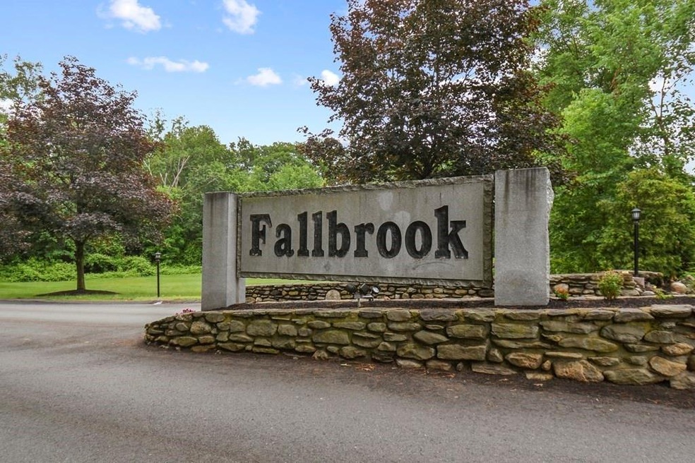 19 Meadow Pond Dr unit C, Leominster, MA 01453 - photo 1