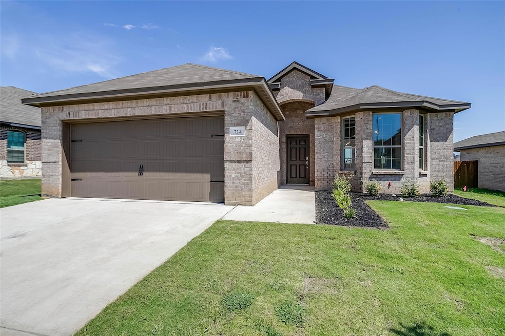 724 Vaquero St, White Settlement, TX 76108 - photo 1