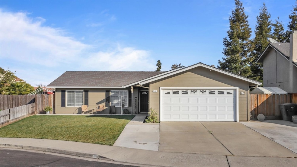 62 Obsidian Dr, Oakdale, CA 95361 - photo 1