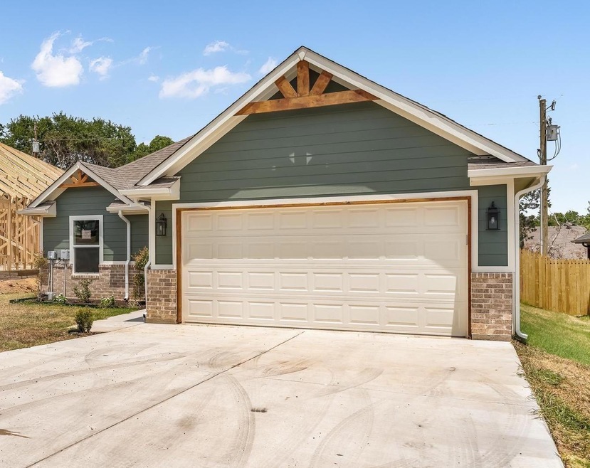 3019 Brazos River Dr, Granbury, TX 76048 - photo 1