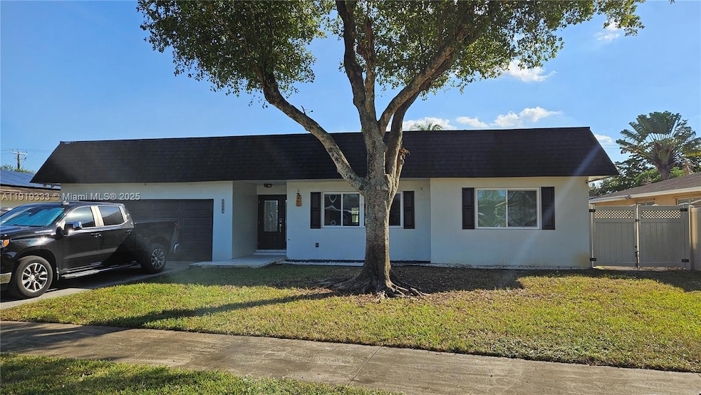 8004 SW 29th St, Davie, FL 33328 - photo 1