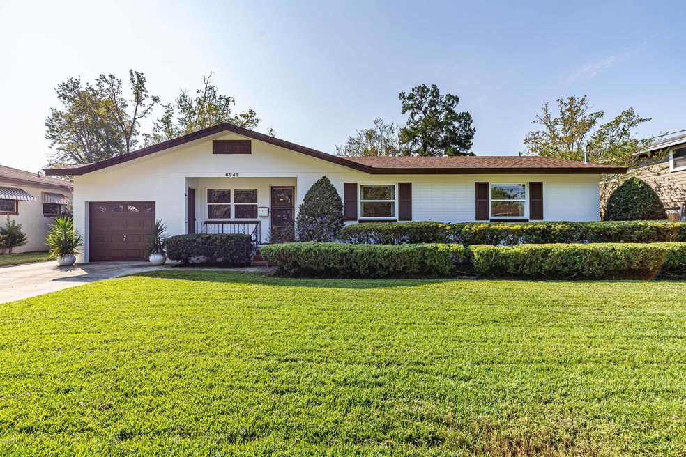6242 Graves St, Jacksonville, FL 32210 - photo 1