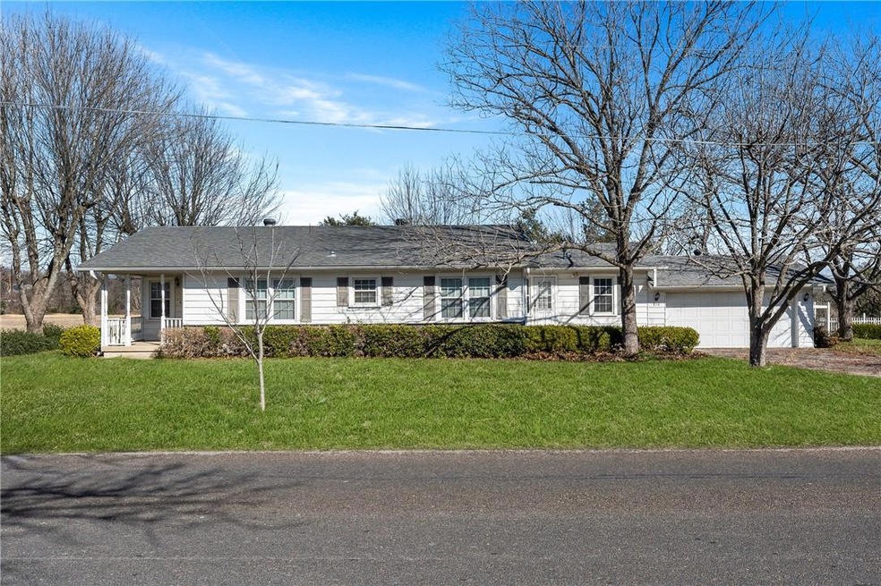 814 E Young Ave, Temple, TX 76501 - photo 1