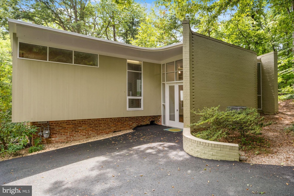 2109 Paul Spring Rd, Alexandria, VA 22307 - photo 1