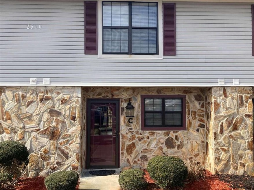 2510 Hidden Cove Ct unit C, Gainesville, GA 30501 - photo 1