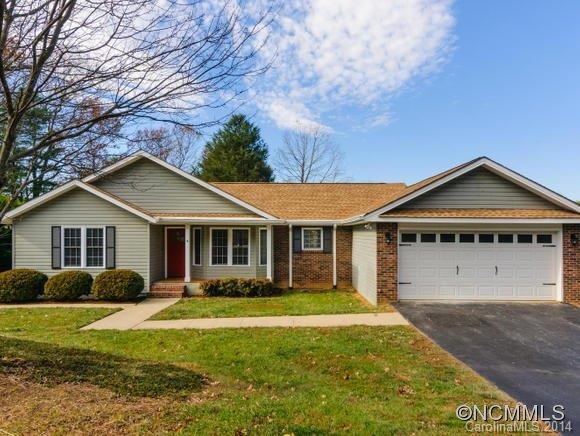 4 Cozy Cove, Hendersonville, NC 28792 - photo 1