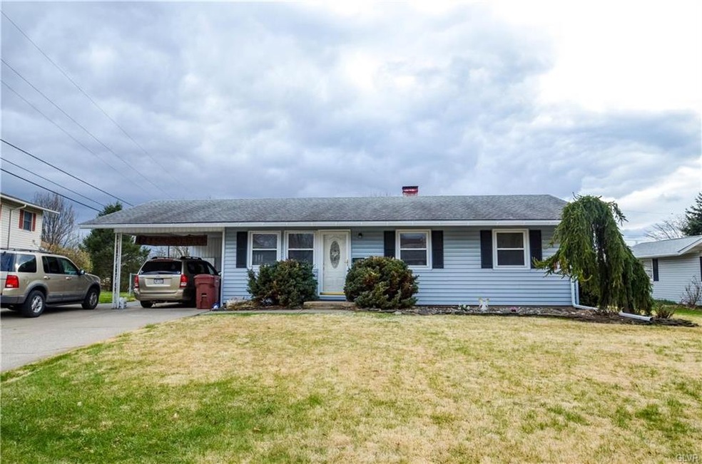 4424 Hoffman Dr, Whitehall, PA 18052 - photo 1