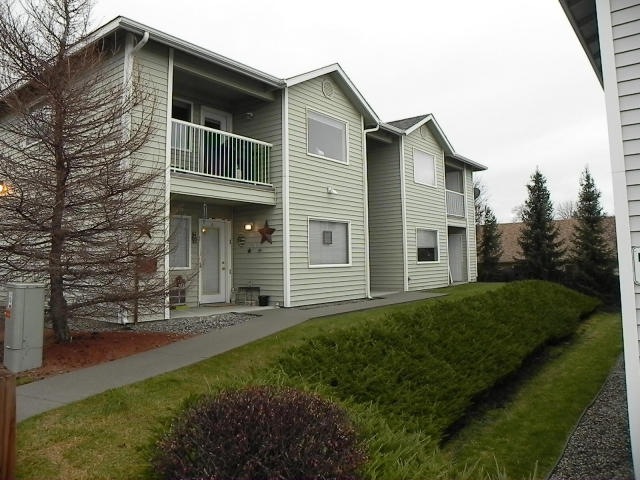 589 Eastmont Ave unit D, East Wenatchee, WA 98802 - photo 1