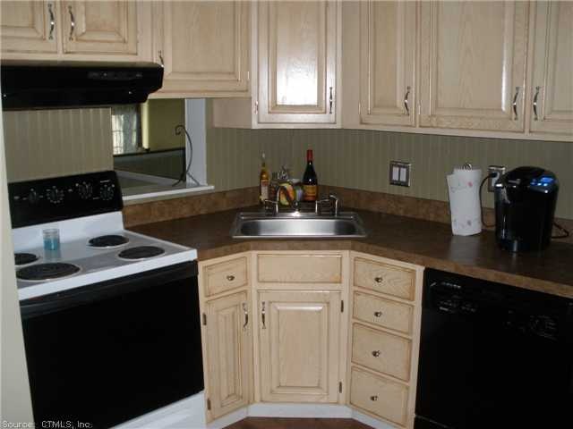 23 Rising Trail Dr unit L, Middletown, CT 06457 - photo 1