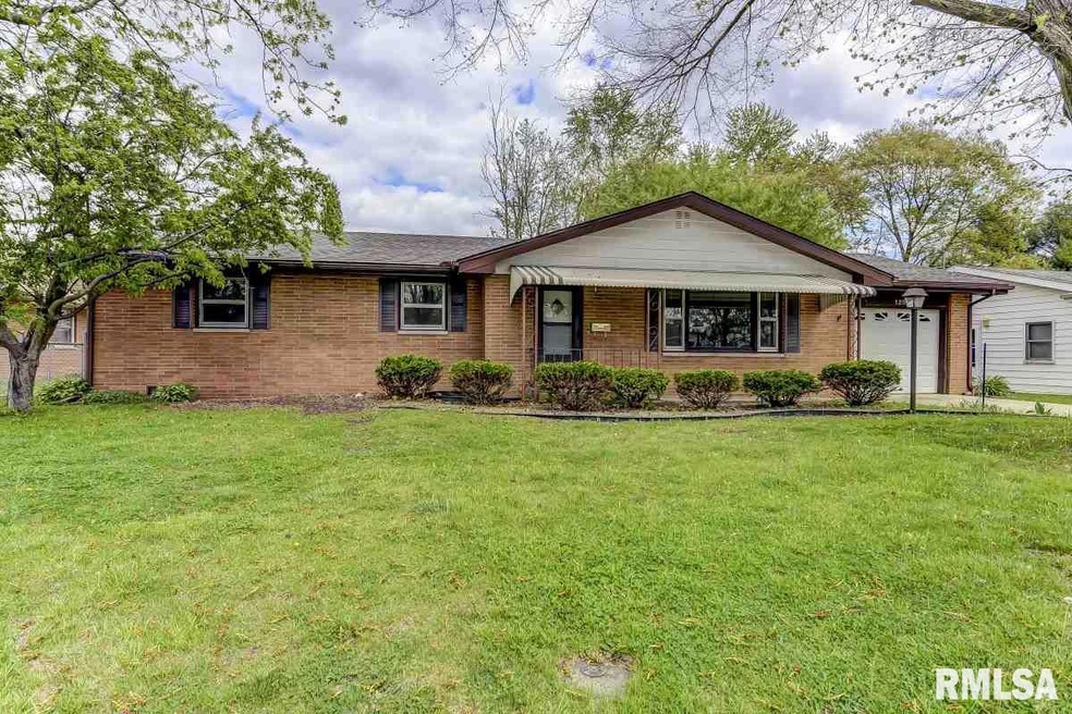 125 Eaton Dr, Lincoln, IL 62656 - photo 1