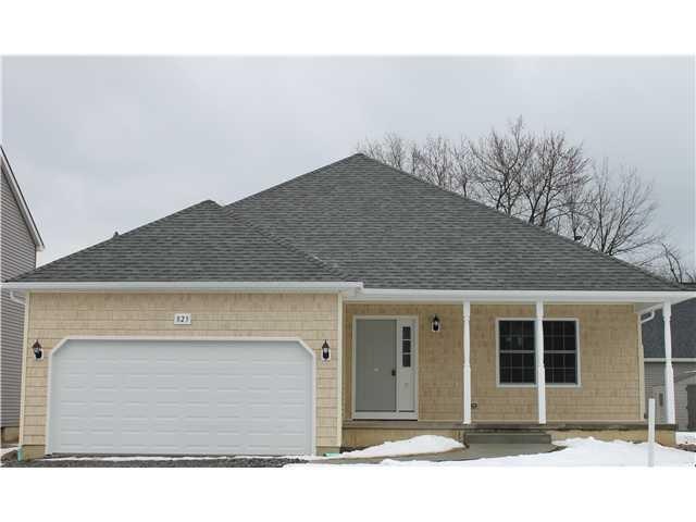 823 Daigler Dr, North Tonawanda, NY 14120 - photo 1