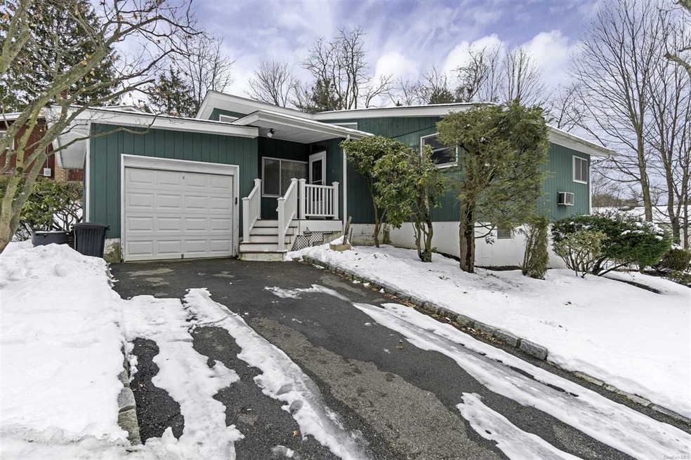 31 Mac Arthur Blvd, Cortlandt Manor, NY 10567 - photo 1