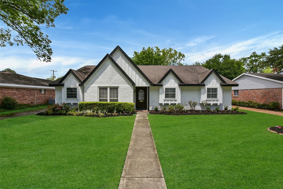 5946 Valkeith Dr, Houston, TX 77096 - photo 1