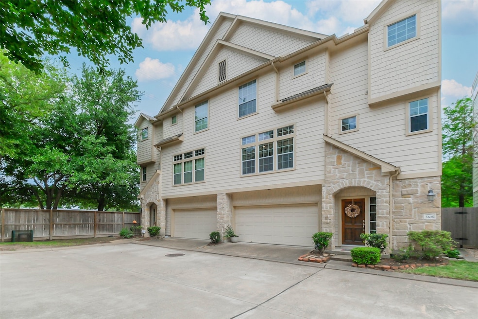 3308 Leading Point Dr, Houston, TX 77091 - photo 1