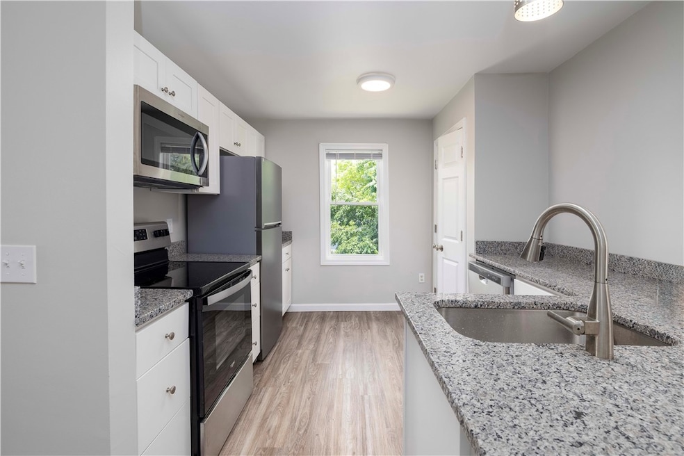 121 Tell St unit 3F, Providence, RI 02909 - photo 1