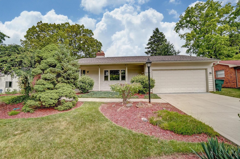 Welcome home to 4336 Kenny Rd.