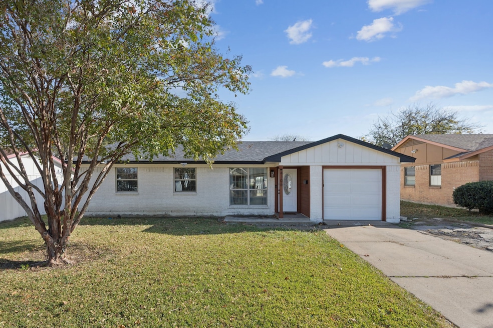 4106 Mehalia Dr, Dallas, TX 75241 - photo 1