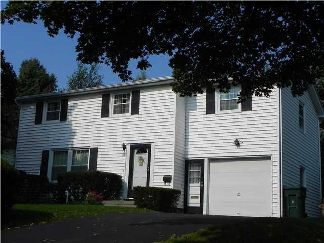 Exterior Front Vinyl sided beauty with 4 bedrooms 