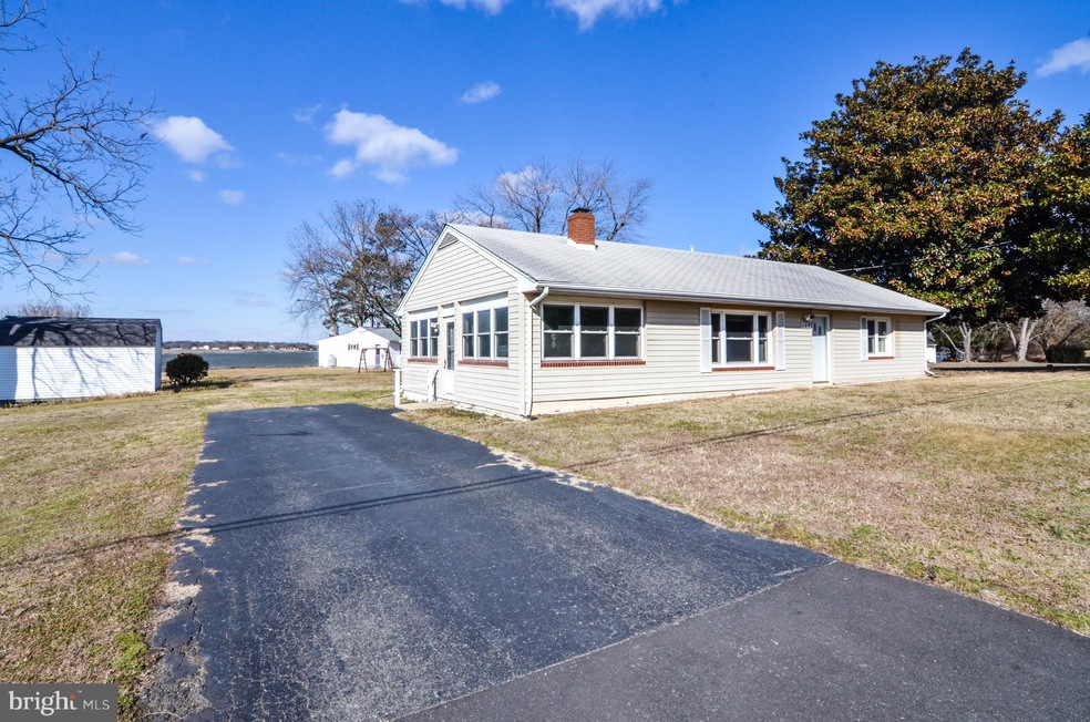 109 Sunset Cir, Colonial Beach, VA 22443 - photo 1