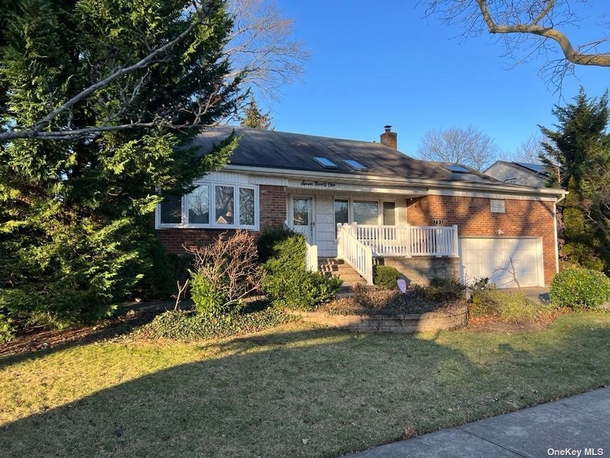 791 Oakleigh Rd, Valley Stream, NY 11581 - photo 1