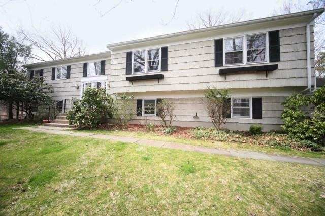 327 Dundee Rd, Stamford, CT 06903 - photo 1