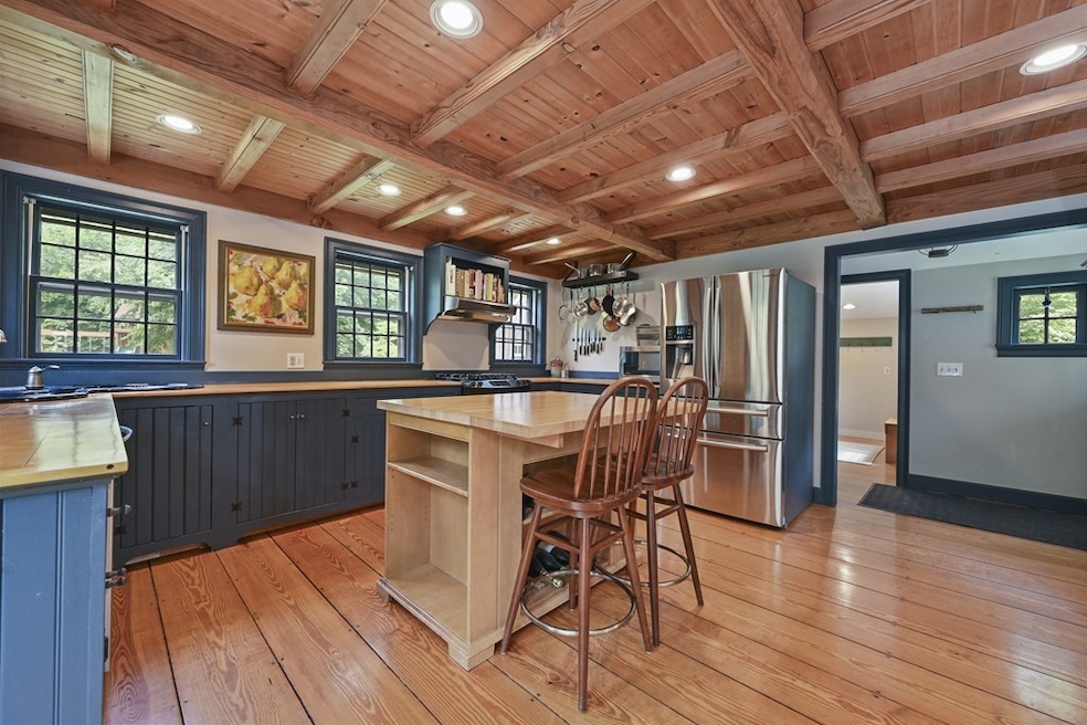 153 Wapping Rd, Kingston, MA 02364 - photo 1