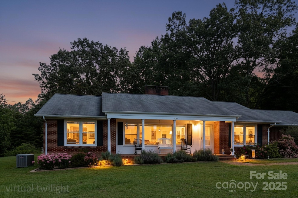 1531 Starcross Rd, Lenoir, NC 28645 - photo 1