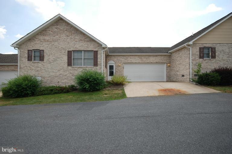 154 D-2 Tyler Cir, Strasburg, VA 22657 - photo 1