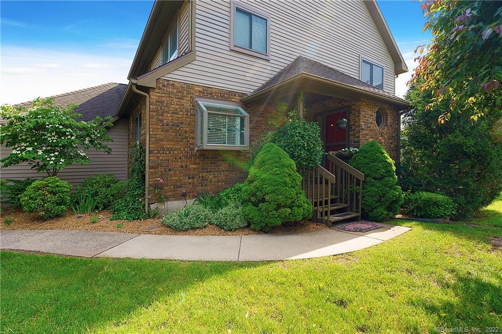 27 Fox Run Ct unit 27, Newington, CT 06111 - photo 1