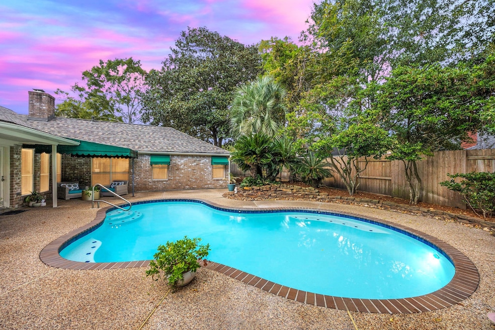 4211 Park Sands Ln, Kingwood, TX 77345 - photo 1