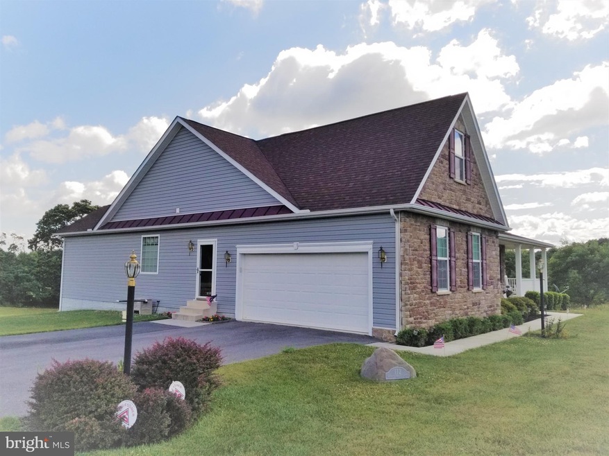 112 Mickey Mantle Ct, Berkeley Springs, WV 25411 - photo 1
