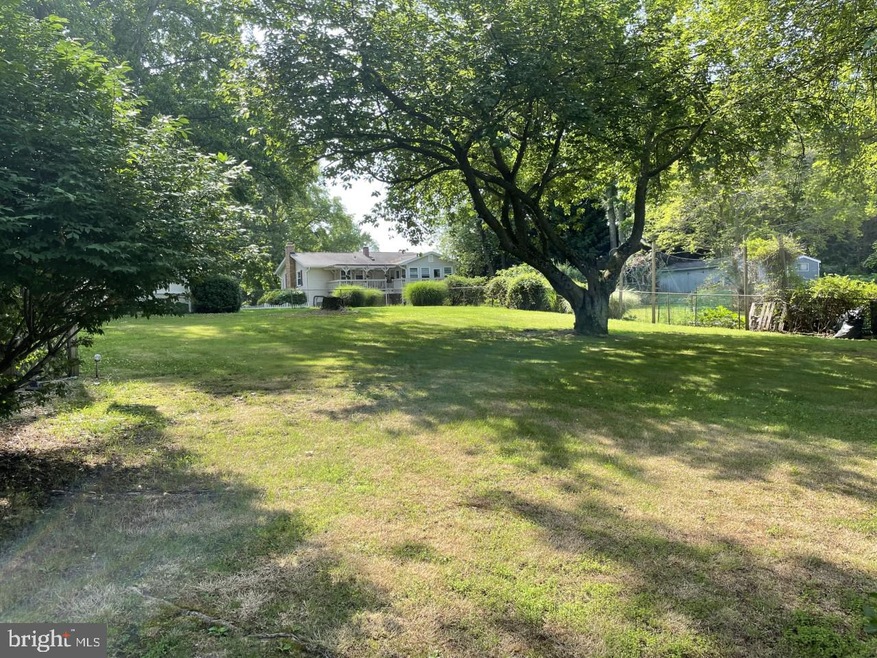 521 Harbor Dr, Annapolis, MD 21403 - photo 1