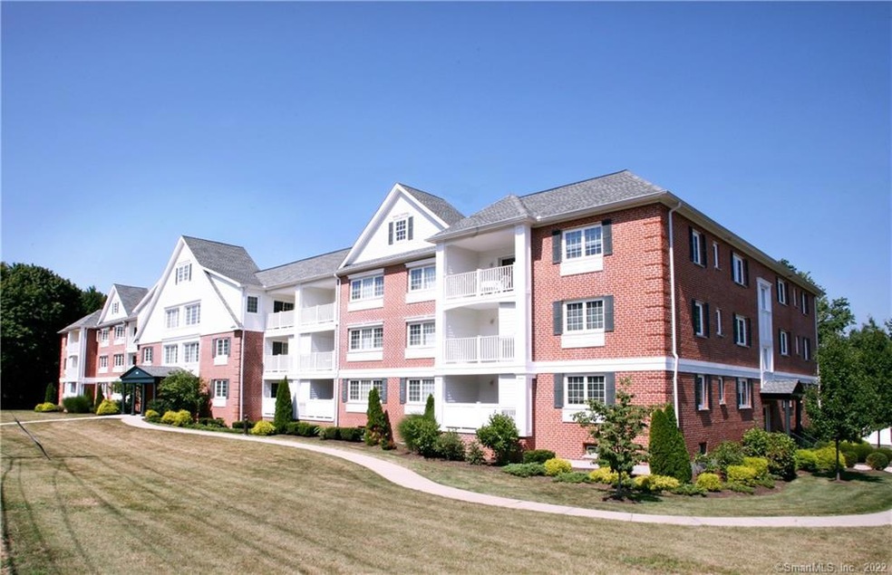 180 Melba St unit 103, Milford, CT 06460 - photo 1