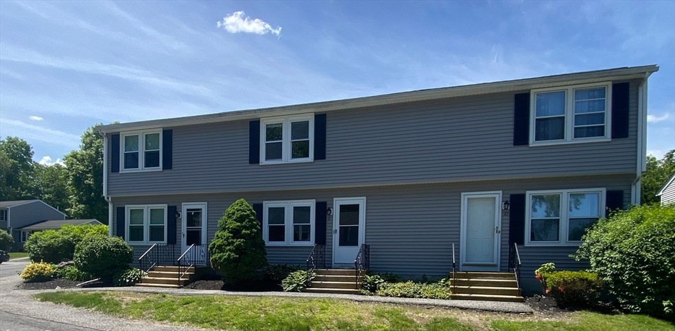 270 Sunderland Rd unit 11, Worcester, MA 01604 - photo 1