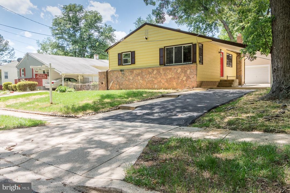 7012 Canyon Dr, Capitol Heights, MD 20743 - photo 1